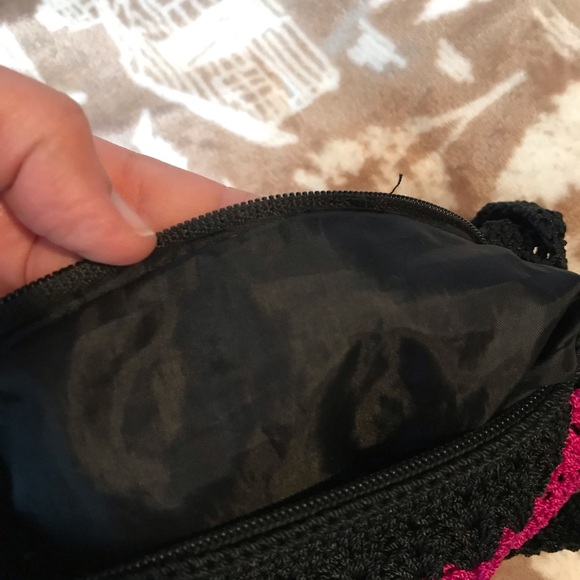 Boho Style Crocheted Cross Body Handbag Purse - Picture 4 of 8